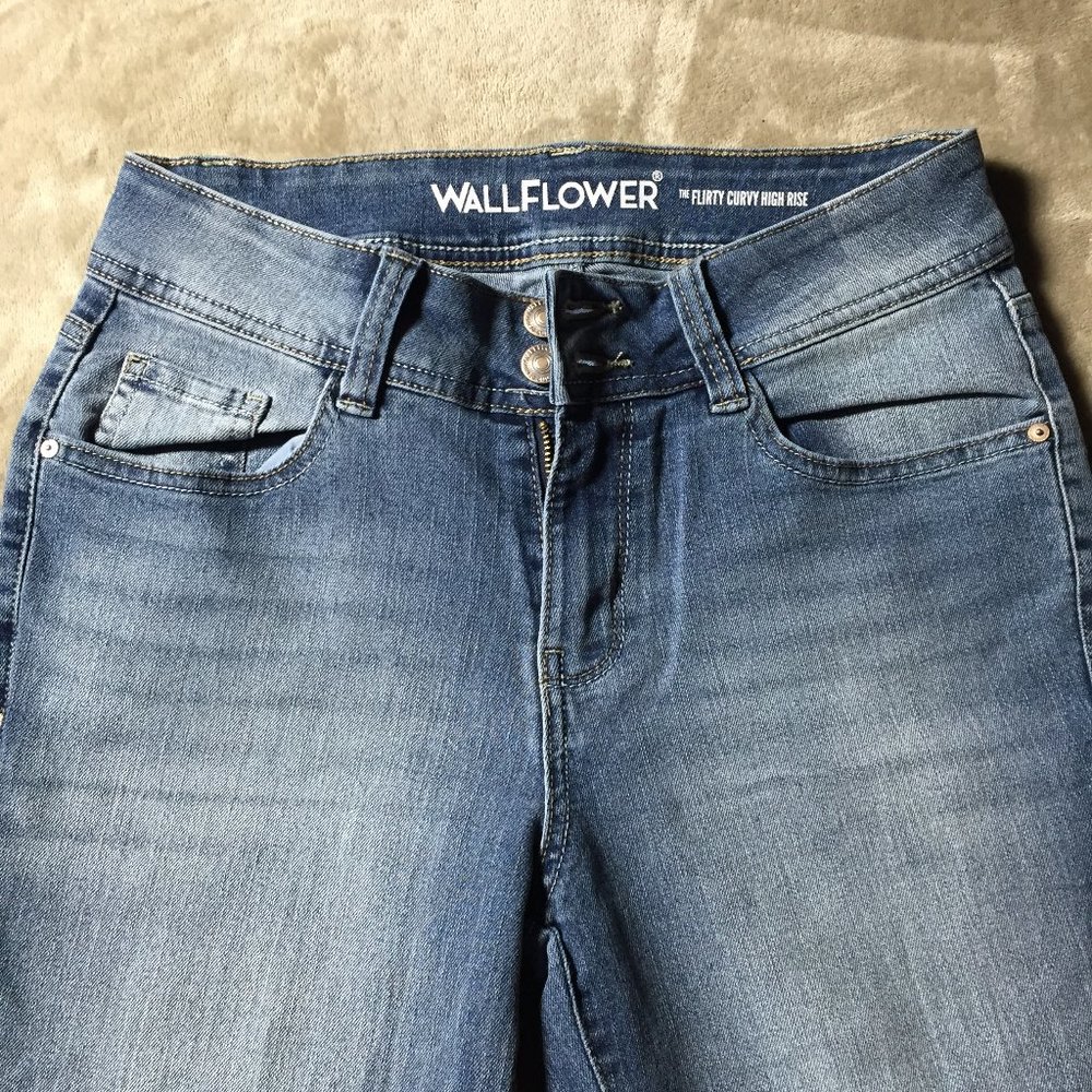 Wallflower jeans size 3